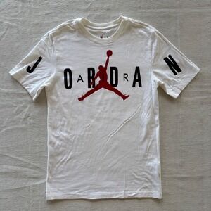 Nike Air Jordan Jumpman Tshirt Youth Size Small Logo White Graphic Tee